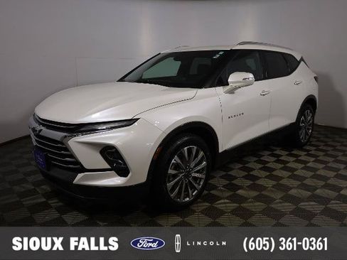 Used 2024 Chevrolet Blazer Premier w/ Driver Confidence II Package AWD/4WD image 1