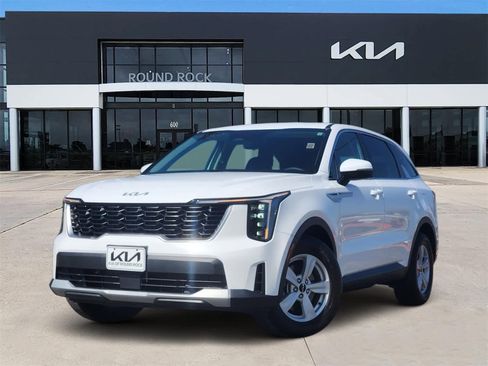 Certified 2025 Kia Sorento LX image 1