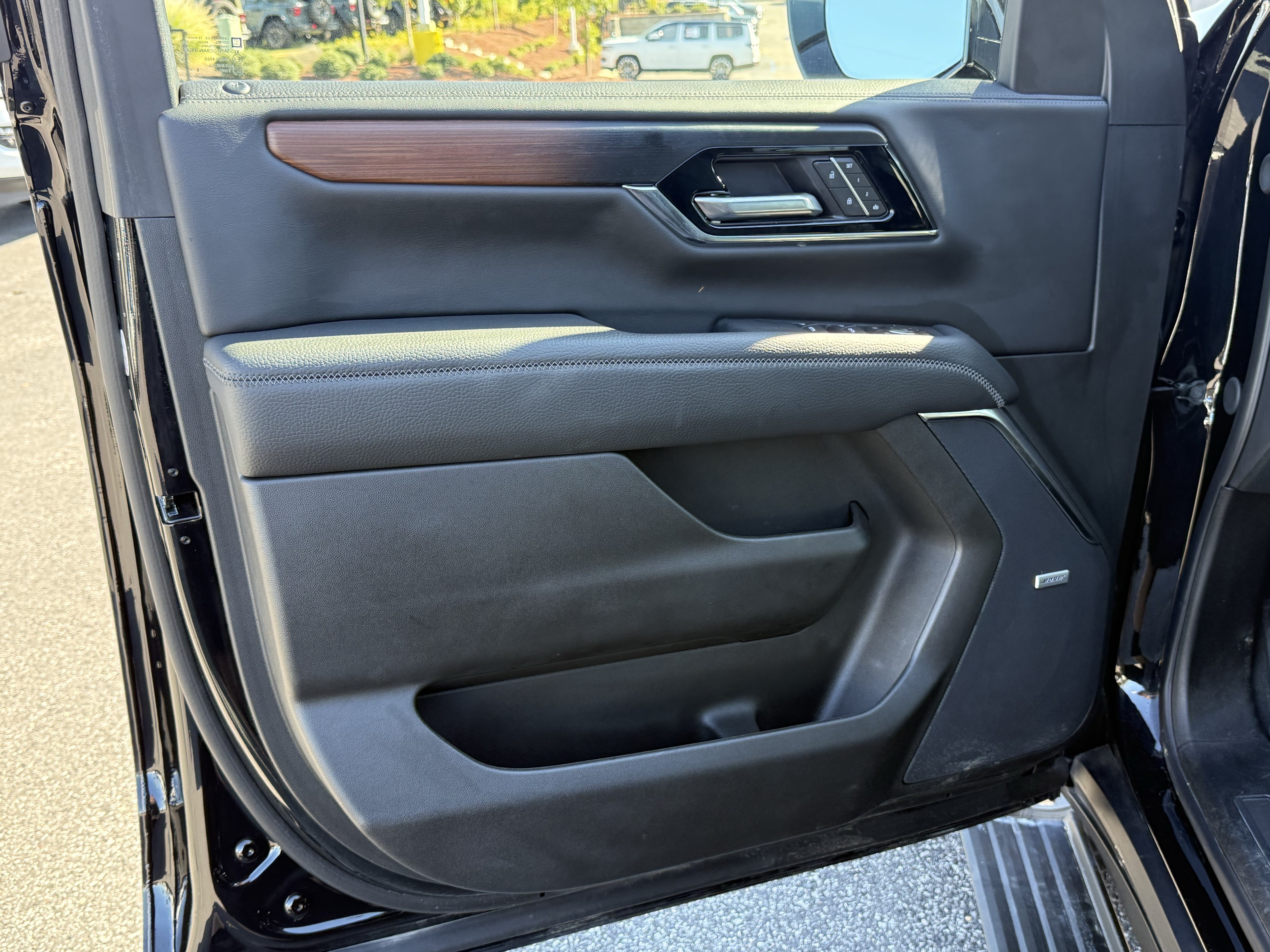 Used 2026 GMC Yukon Denali w/ Sun & Power Step Package AWD/4WD image 13