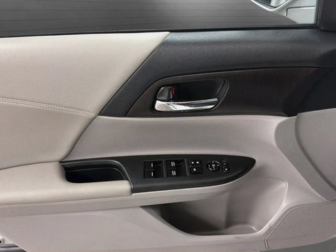 Used 2013 Honda Accord EX image 17