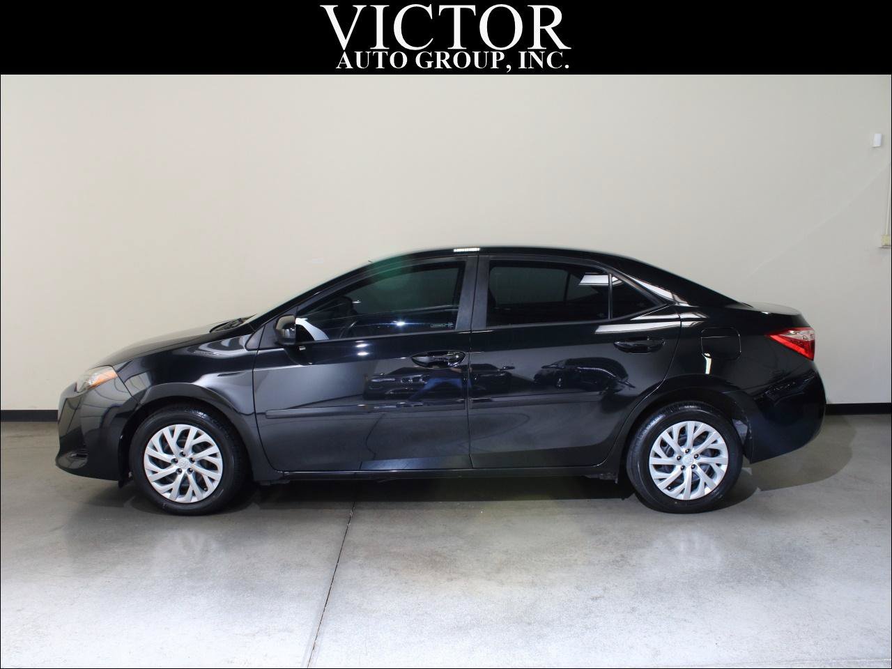 Used 2017 Toyota Corolla LE FWD image 1