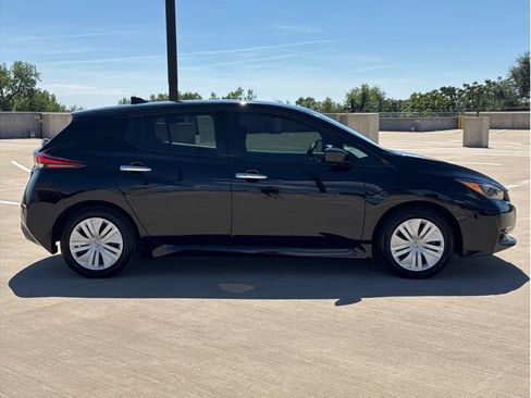 Used 2025 Nissan Leaf S FWD image 9