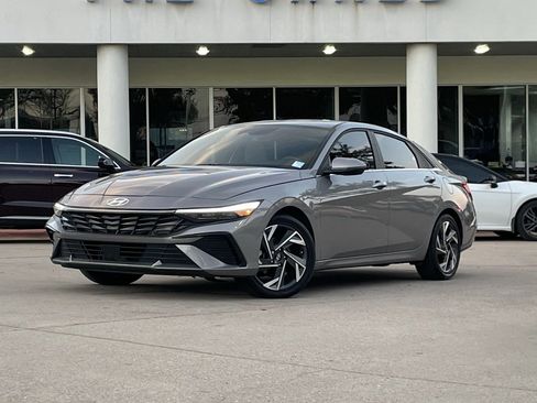 Used 2024 Hyundai Elantra Limited image 1