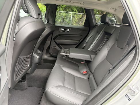Used 2023 Volvo XC60 B5 Plus w/ Protection Package Premier FWD image 33