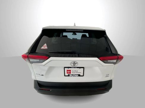 Used 2022 Toyota RAV4 LE AWD/4WD image 7