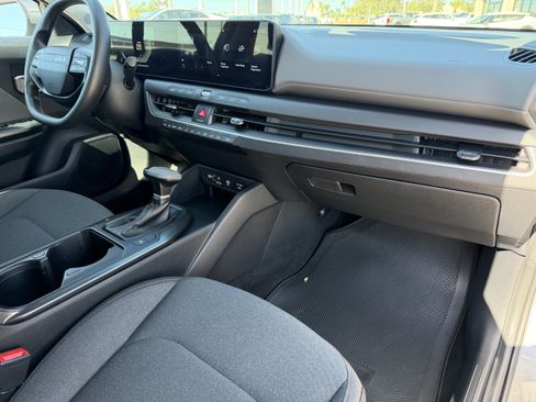 Certified 2025 Kia K4 LXS image 12