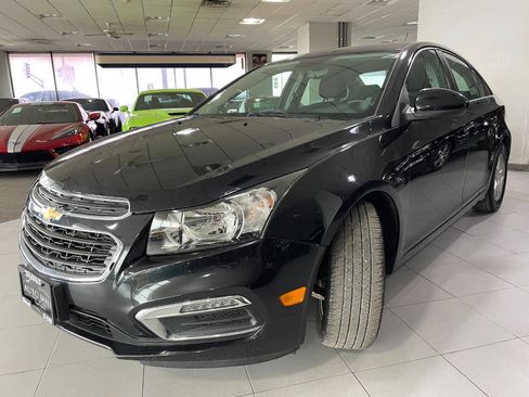 Used 2016 Chevrolet Cruze LT image 3