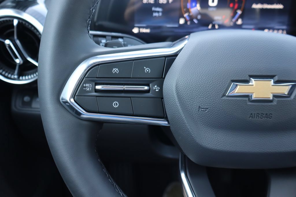New 2027 Chevrolet Equinox LT FWD image 8