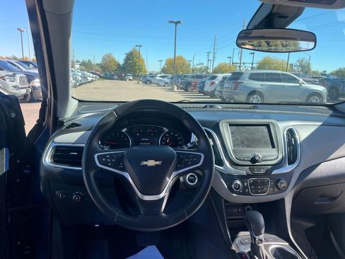 Used 2022 Chevrolet Equinox LT w/ Driver Convenience Package image 26