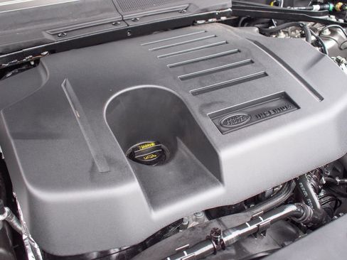 Used 2024 Land Rover Defender 110 X-Dynamic SE image 37