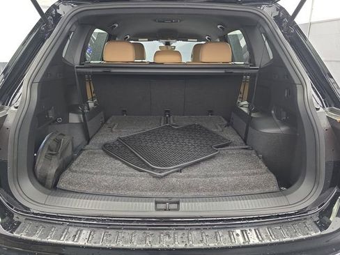 Used 2023 Volkswagen Tiguan SE FWD image 39