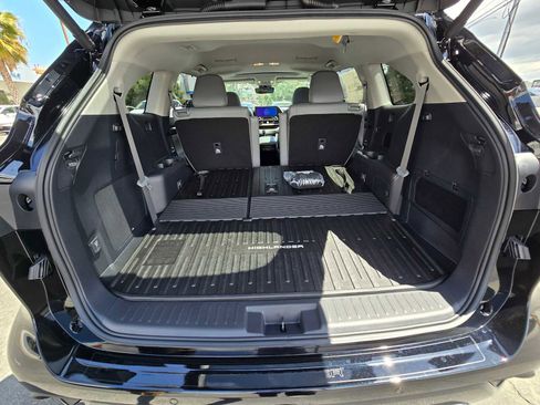 New 2026 Toyota Highlander Limited AWD/4WD image 17