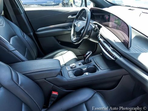 Used 2025 Cadillac XT4 Premium Luxury FWD image 27