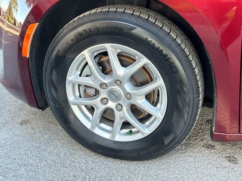 Certified 2020 Chrysler Pacifica Touring-L image 23