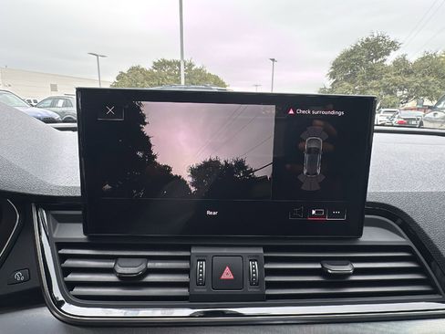 Certified 2025 Audi Q5 2.0T Premium image 19