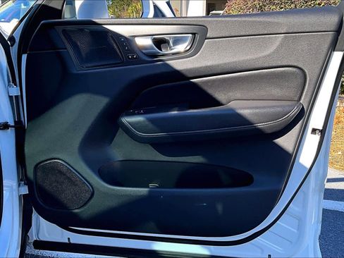 Used 2020 Volvo XC60 T5 Inscription w/ Protection Package Premier image 23