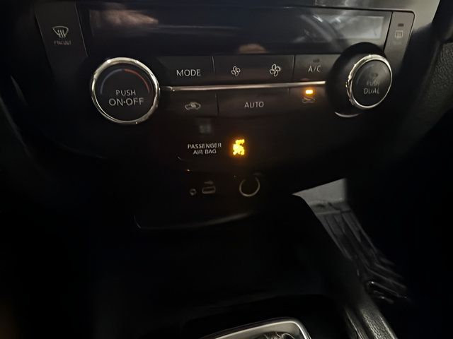 Used 2019 Nissan Rogue SV AWD/4WD image 23