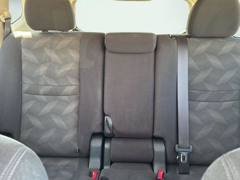 Used 2016 Nissan Rogue SV image 16