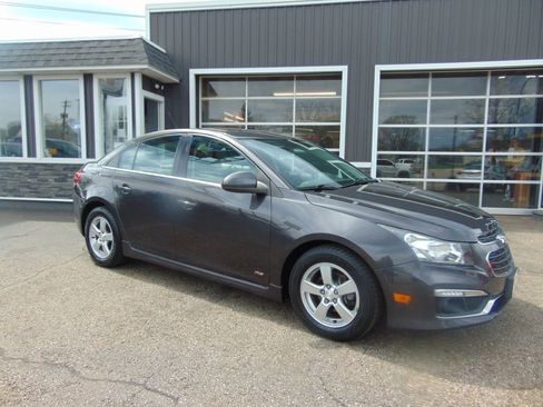 Used 2016 Chevrolet Cruze LT w/ Sun And Sound Package image 1