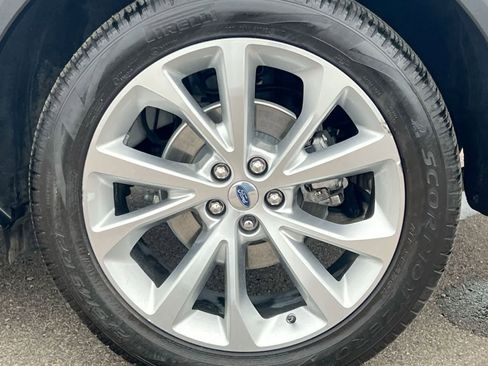 Certified 2023 Ford Explorer Platinum w/ Technology Package AWD/4WD image 14