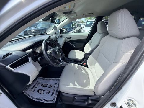 Used 2022 Toyota Corolla Cross LE image 11