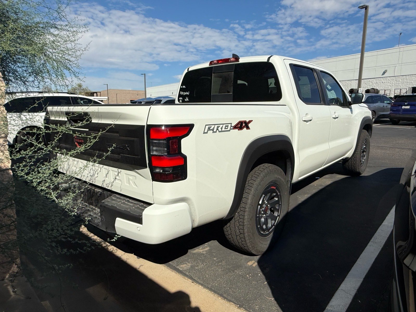 Used 2026 Nissan Frontier PRO-4X AWD/4WD image 4
