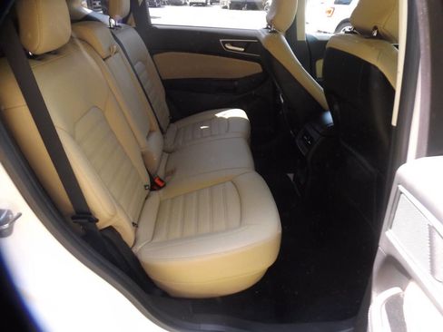 Used 2019 Ford Edge SEL AWD/4WD image 16
