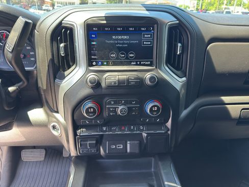 Used 2022 Chevrolet Silverado 2500 LT w/ Convenience Package AWD/4WD image 13