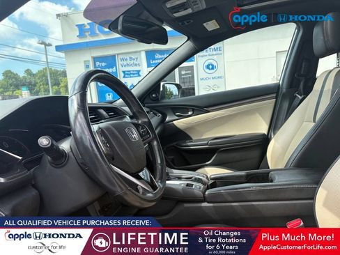 Used 2019 Honda Civic Sport Touring image 4