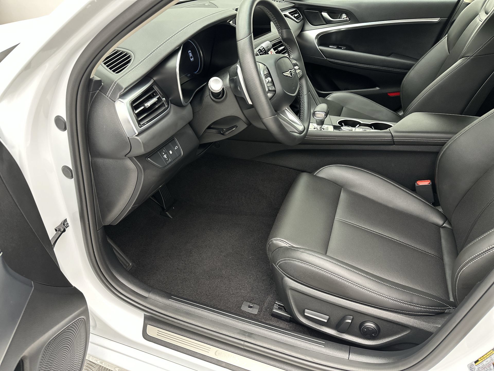Certified 2026 Genesis G70 2.5T AWD/4WD image 11