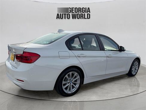 Used 2018 BMW 320i Sedan image 13