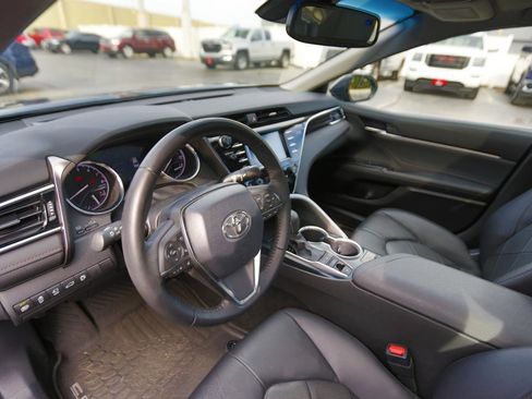 Used 2018 Toyota Camry XLE w/ Driver Assist Package FWD image 4