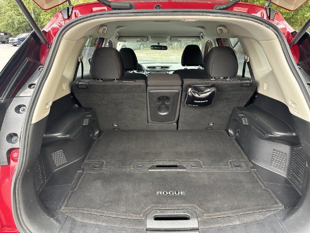 Used 2017 Nissan Rogue S FWD image 12