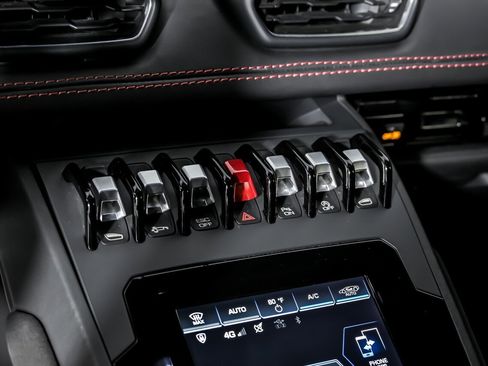 Used 2021 Lamborghini Huracan EVO image 29