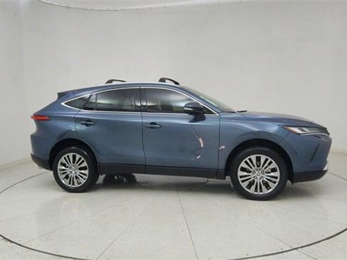 Used 2023 Toyota Venza Limited image 64