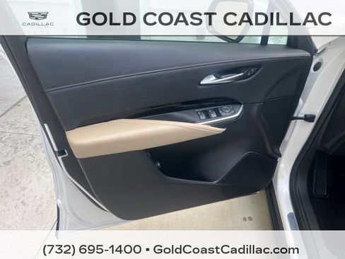Certified 2024 Cadillac XT4 Luxury w/ Cold Weather Package AWD/4WD image 17