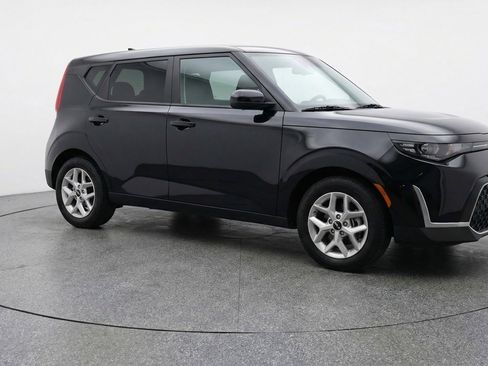 Used 2025 Kia Soul LX w/ LX Technology Package image 1