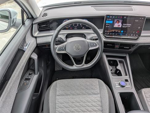 Used 2026 Volkswagen Tiguan S FWD image 15