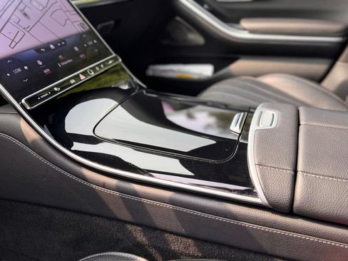 Used 2022 Mercedes-Benz S 500 4MATIC w/ 3D Technology Package image 19
