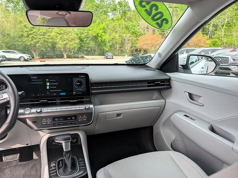 Used 2025 Hyundai Kona SEL image 10
