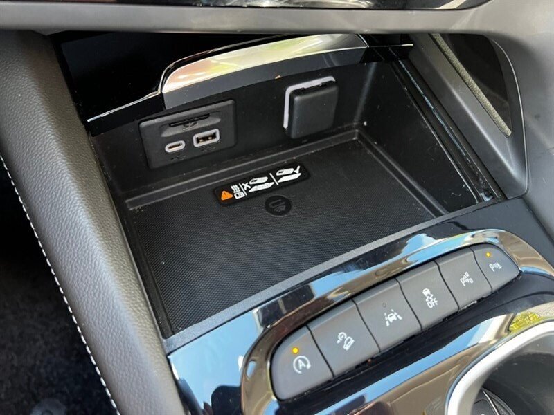 Used 2023 Buick Envision Avenir AWD/4WD image 40