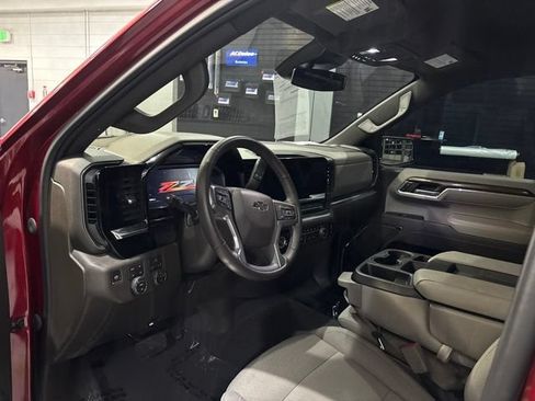Used 2024 Chevrolet Silverado 1500 RST w/ Z71 Off-Road Package AWD/4WD image 10