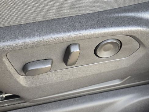 Used 2024 Chevrolet Silverado 1500 Custom image 21