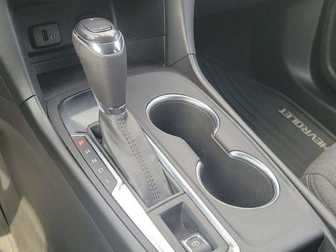 Used 2018 Chevrolet Equinox LT FWD image 23