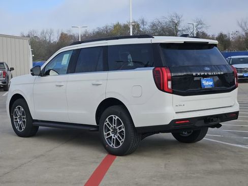 New 2025 Ford Expedition Active image 7