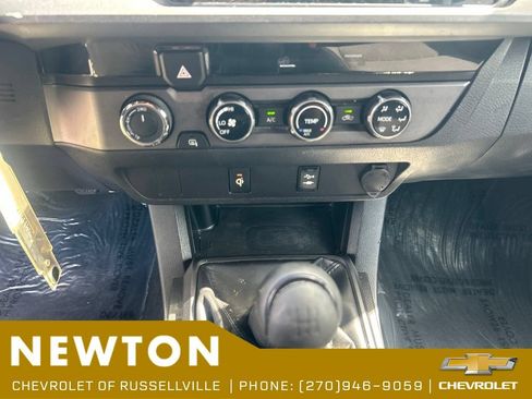 Used 2016 Toyota Tacoma TRD Off-Road w/ Towing Package AWD/4WD image 11