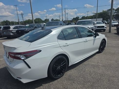 Used 2022 Toyota Camry XSE FWD image 5