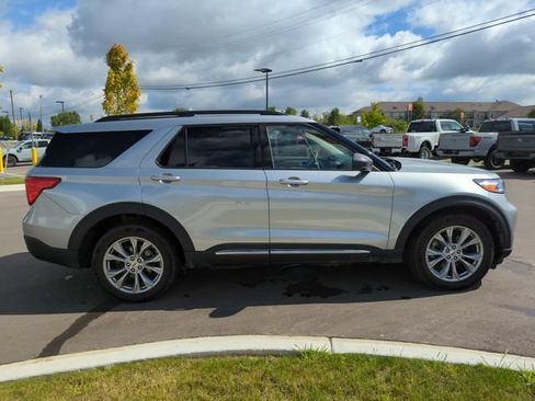 Certified 2023 Ford Explorer XLT w/ Equipment Group 202A AWD/4WD image 5
