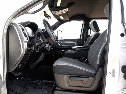 Used 2021 RAM 2500 Big Horn image 3