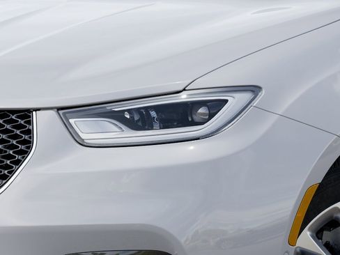 New 2026 Chrysler Pacifica Limited FWD image 35